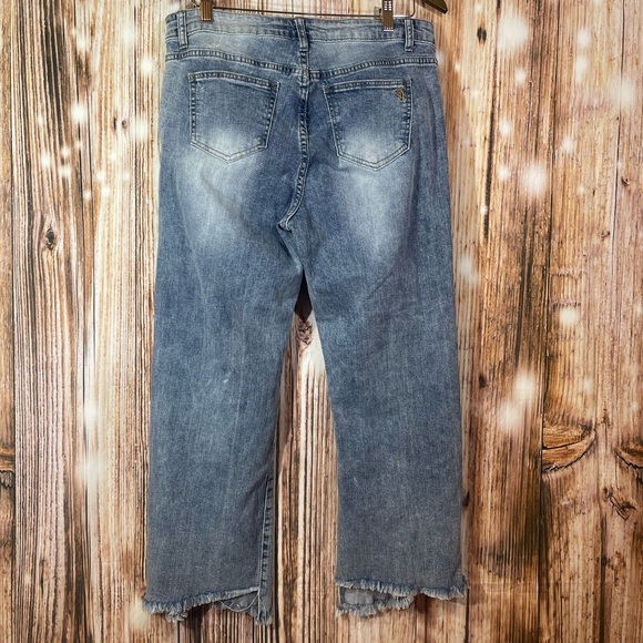 VIP Jeans, Size 13/14, Juniors Distressed Blue Light Wash Jeans 33" Waist - Picture 6 of 7